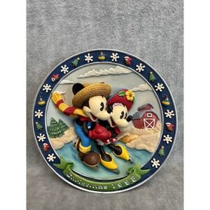Vintage Disney Christmas 1998 3D Mickey‎ & Minnie Ice Skating Collectible Plate